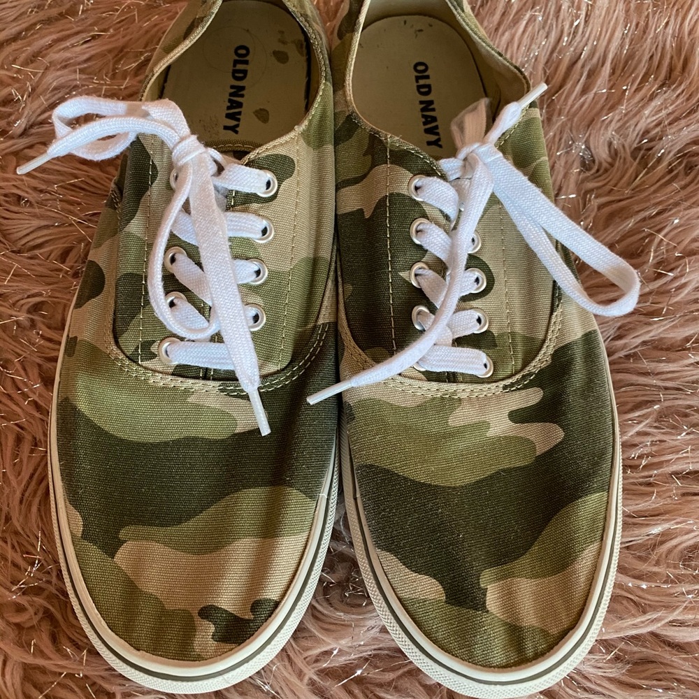 Men’s Old Navy Sneakers